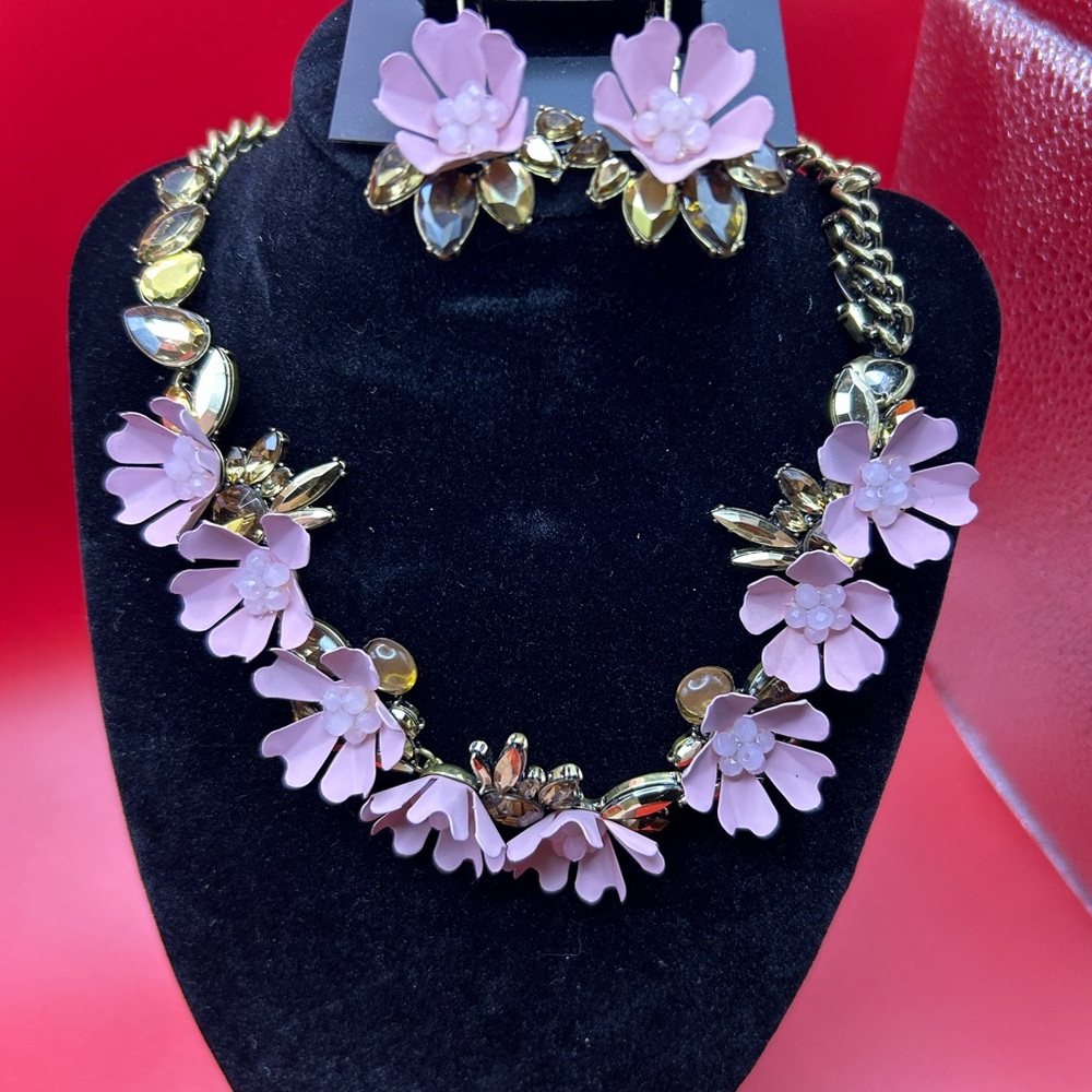 Simply Vera Vera Wang Pink and Gold Floral Necklace Set
